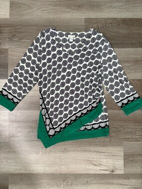 Chicos Women's Green Trim Geometric Dot Asymmetric Top